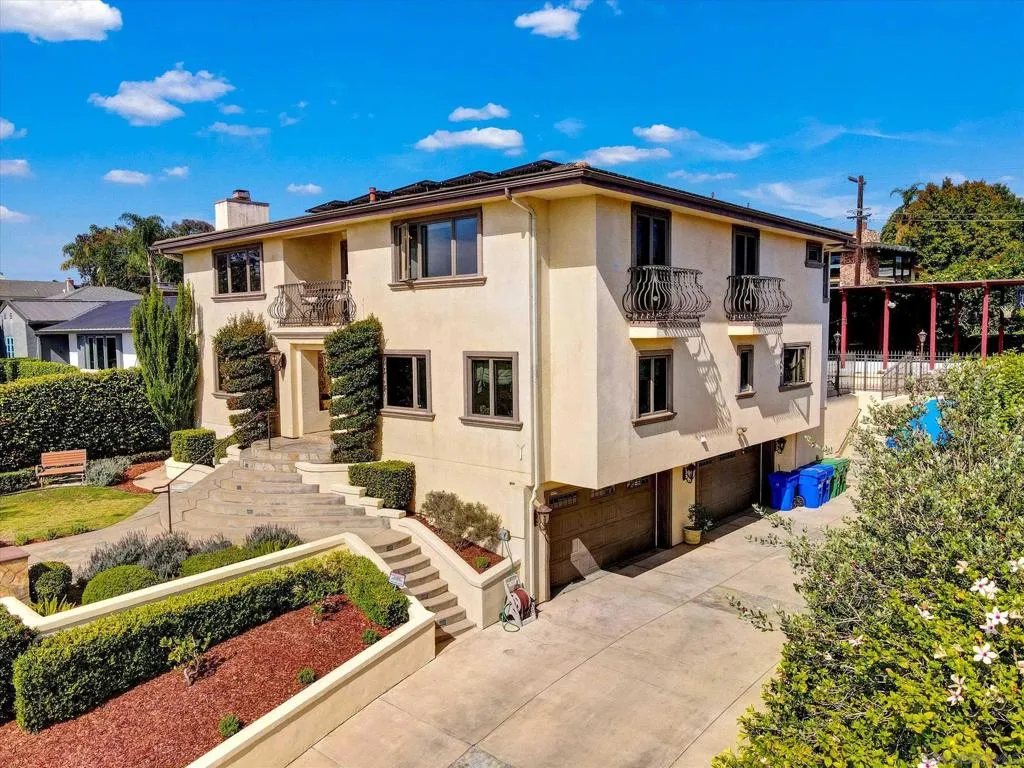 2540 Chatsworth, San Diego, California 92106 — photo 5