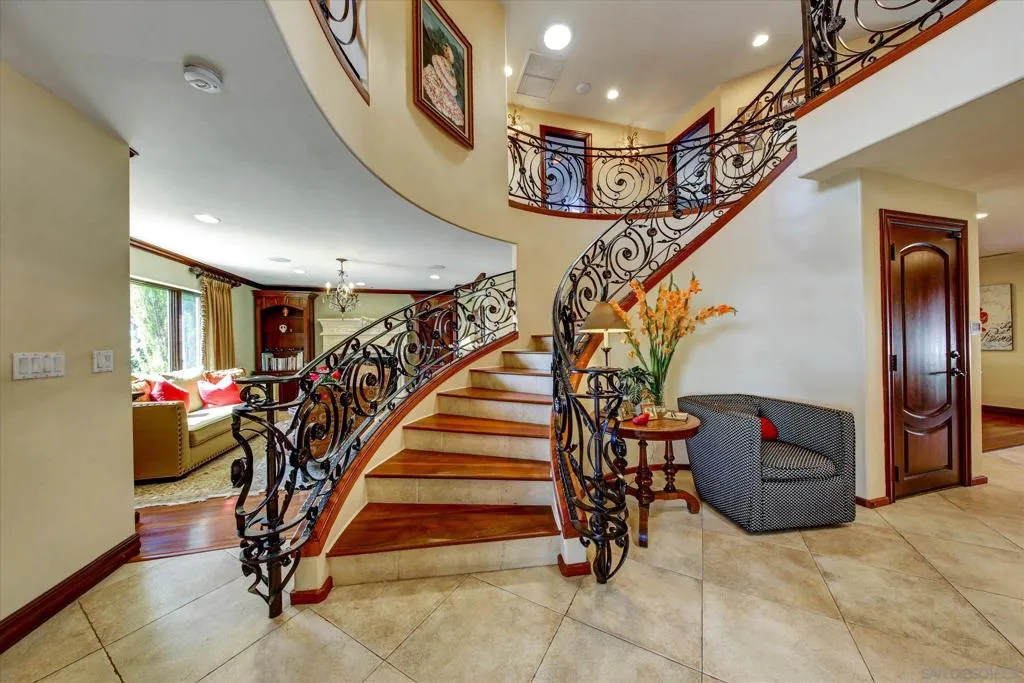 2540 Chatsworth