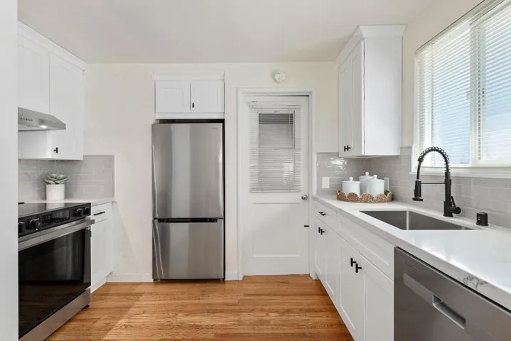 971977 Oak Lane, Menlo Park, California 94025