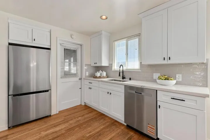 971977 Oak Lane, Menlo Park, California 94025