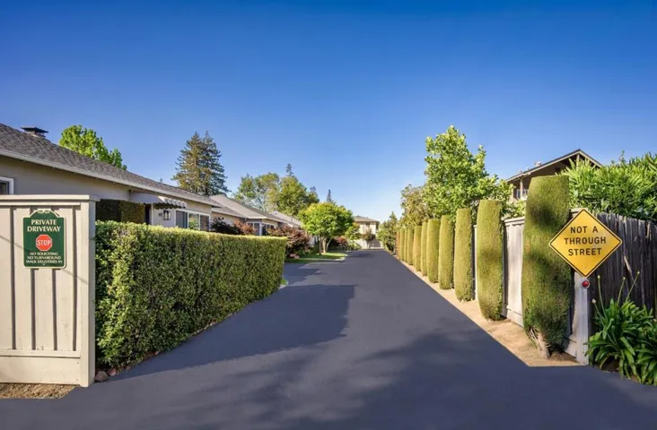 971977 Oak Lane, Menlo Park, California 94025