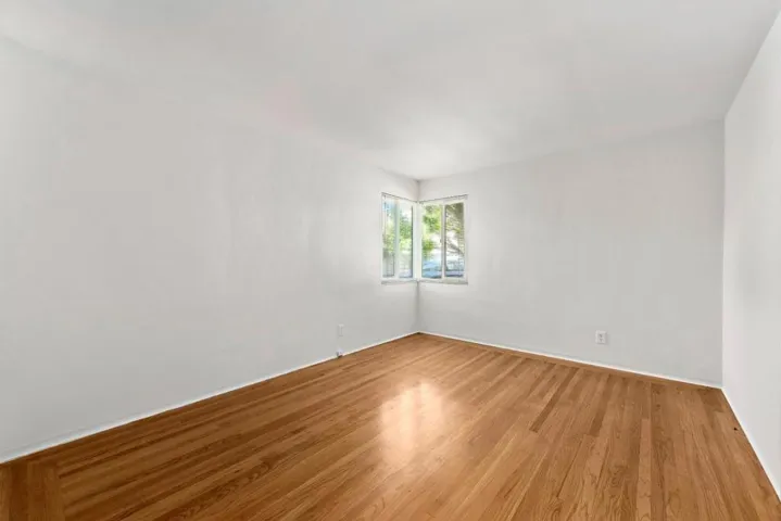 971977 Oak Lane, Menlo Park, California 94025