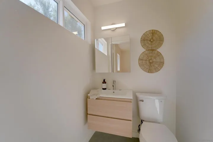 5360 Cole, San Diego, California 92117