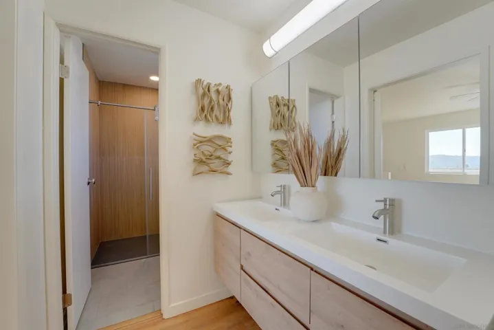 5360 Cole, San Diego, California 92117