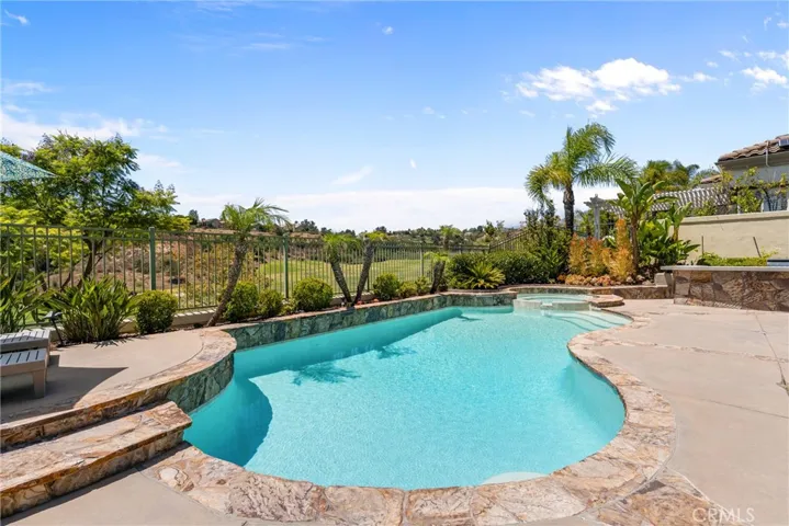 17 Golf View, Rancho Santa Margarita, California 92679