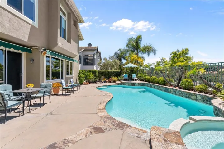 17 Golf View, Rancho Santa Margarita, California 92679