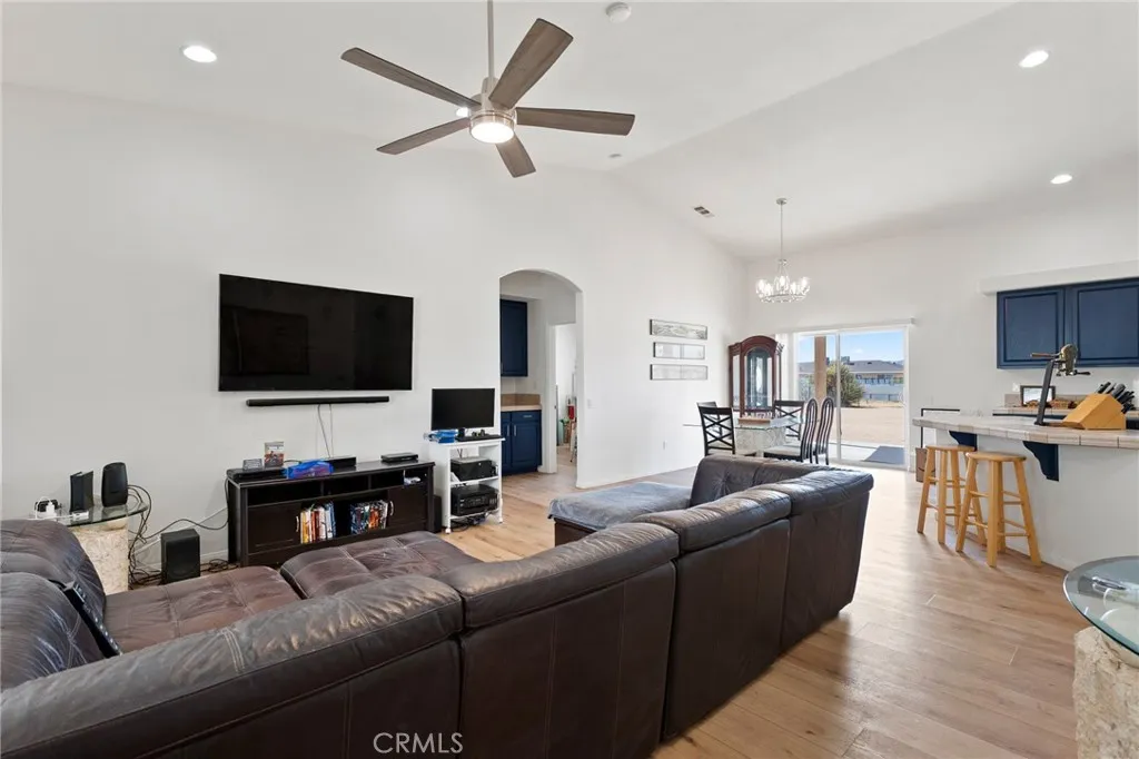 58333 Campanula Street, Yucca Valley, California 92284 — photo 4