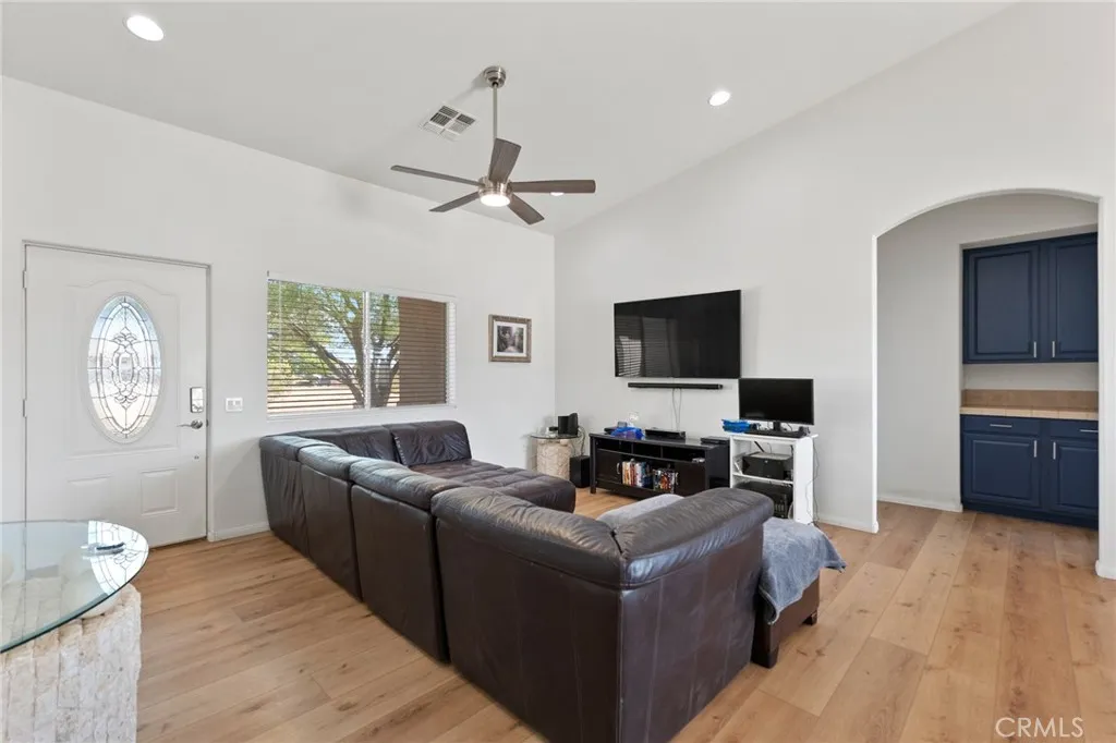 58333 Campanula Street, Yucca Valley, California 92284 — photo 5
