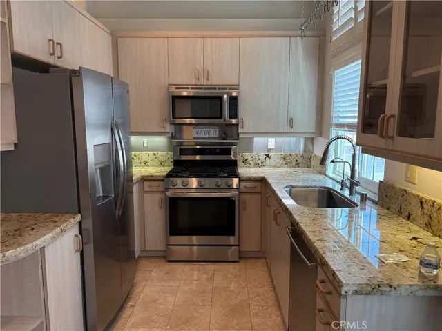 15 Cigliano Aisle, Irvine, California 92606