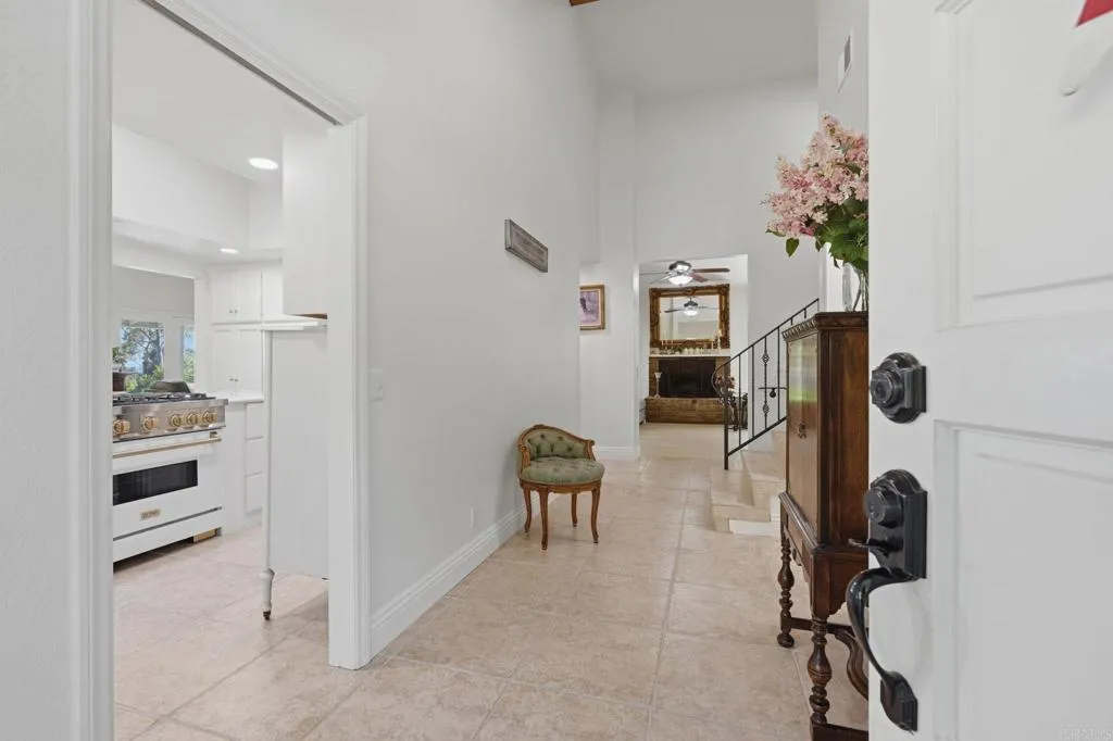 3830 Lake Garden Drive, Fallbrook, California 92028 — photo 4