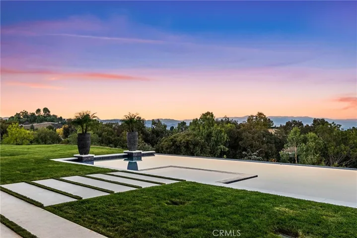 5340 Whitman Road, Hidden Hills, California 91302