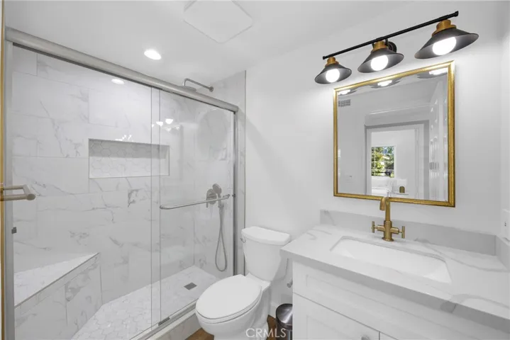 12341 Glacier, Los Alamitos, California 90720