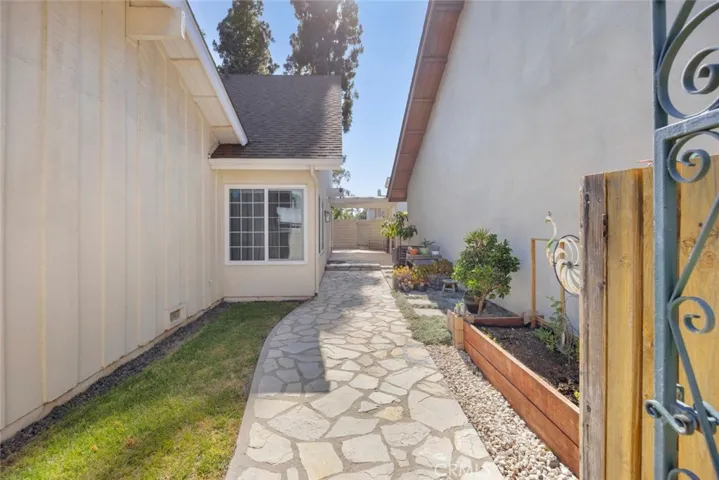 12341 Glacier, Los Alamitos, California 90720