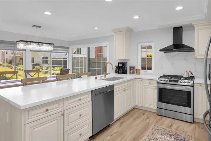 12341 Glacier, Los Alamitos, California 90720