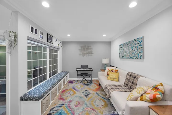 12341 Glacier, Los Alamitos, California 90720