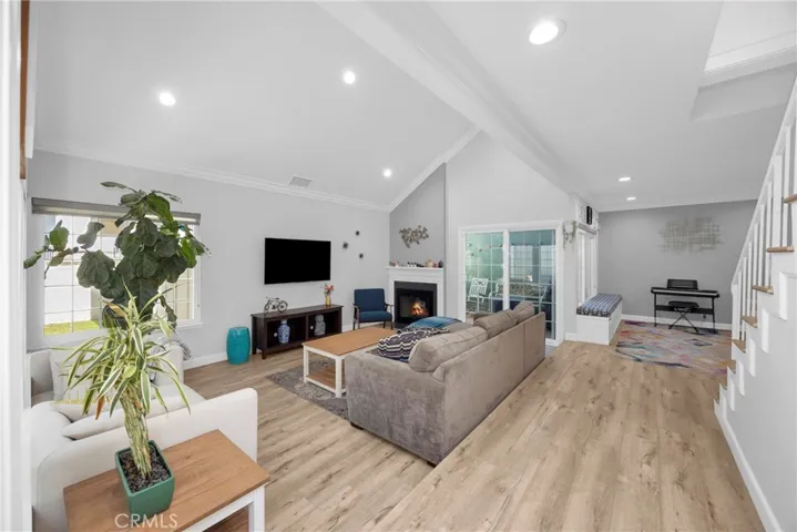 12341 Glacier, Los Alamitos, California 90720