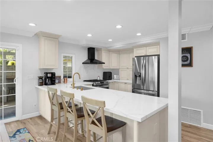 12341 Glacier, Los Alamitos, California 90720