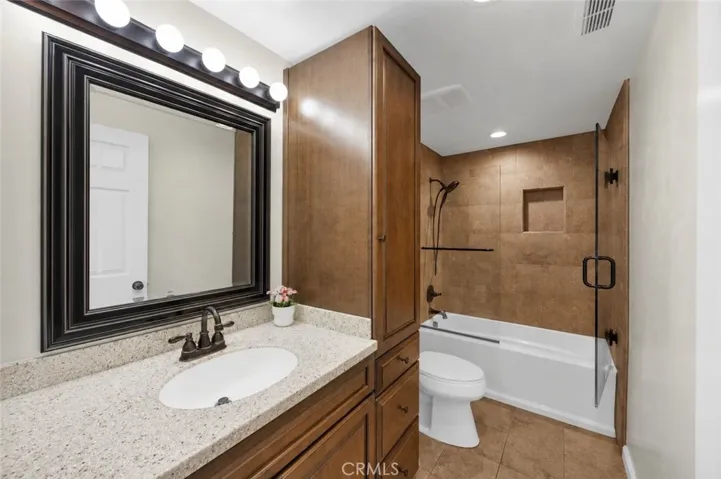 12341 Glacier, Los Alamitos, California 90720