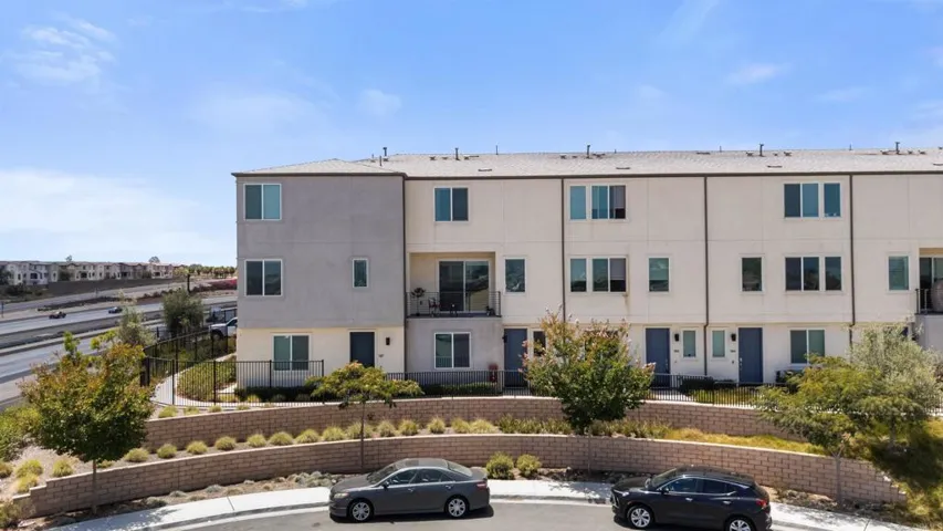 Facade/Exterior Front