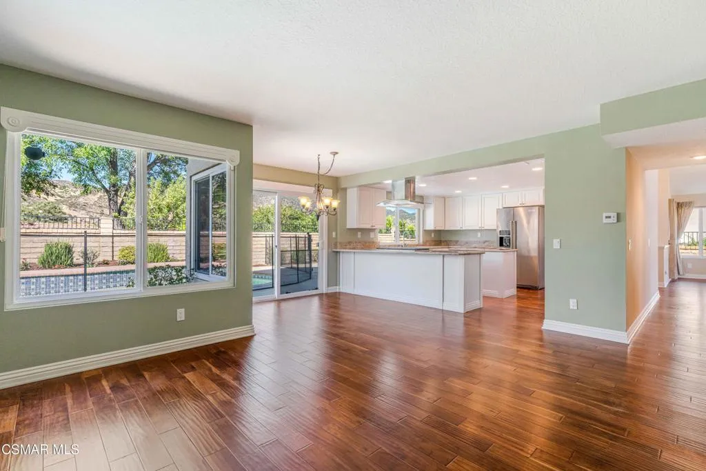 3188 Geronimo Ave-16
