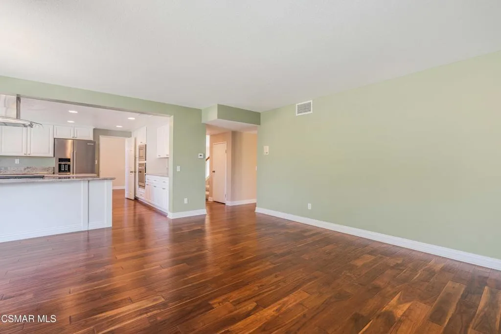 3188 Geronimo Ave-17