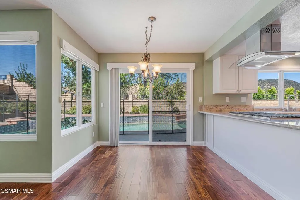 3188 Geronimo Ave-19