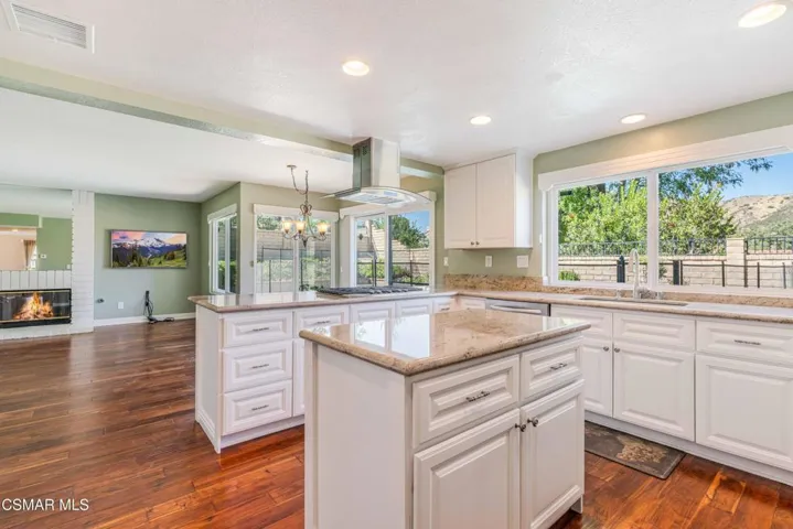 3188 Geronimo Ave-10