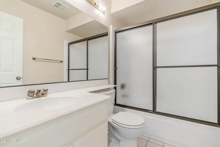 3188 Geronimo Ave-21