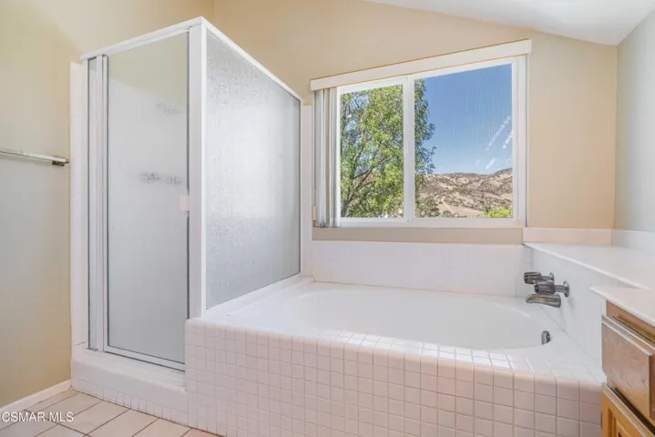 3188 Geronimo Ave-31