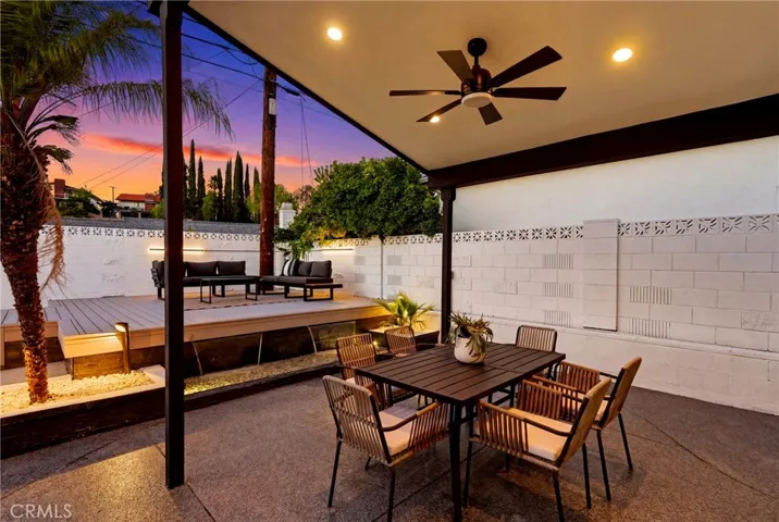 21407 Mulholland Drive, Woodland Hills, California 91364