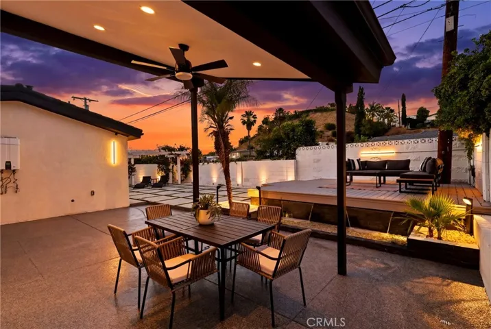 21407 Mulholland Drive, Woodland Hills, California 91364