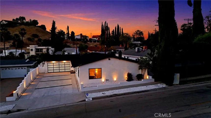 21407 Mulholland Drive, Woodland Hills, California 91364