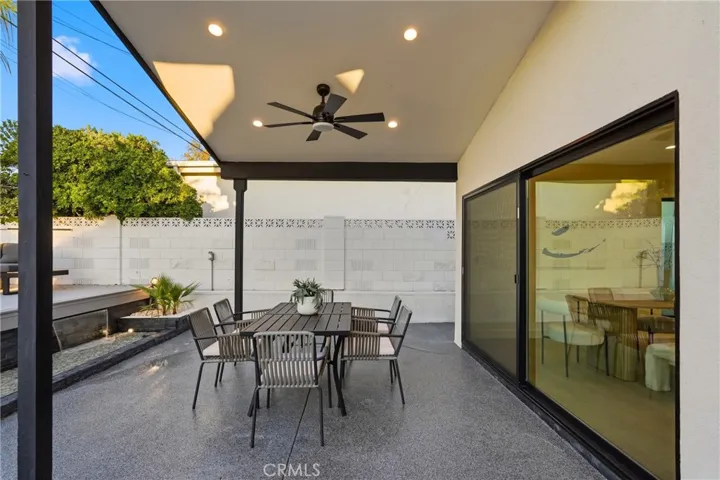 21407 Mulholland Drive, Woodland Hills, California 91364