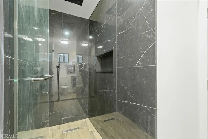 21407 Mulholland Drive, Woodland Hills, California 91364