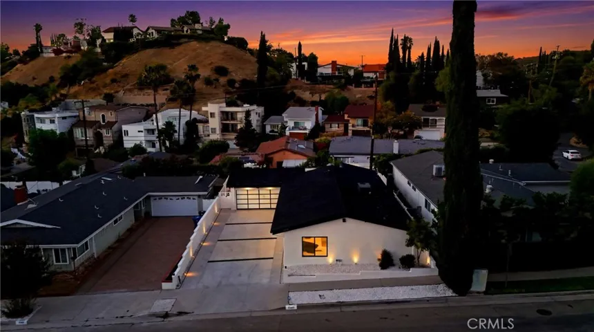 21407 Mulholland Drive, Woodland Hills, California 91364
