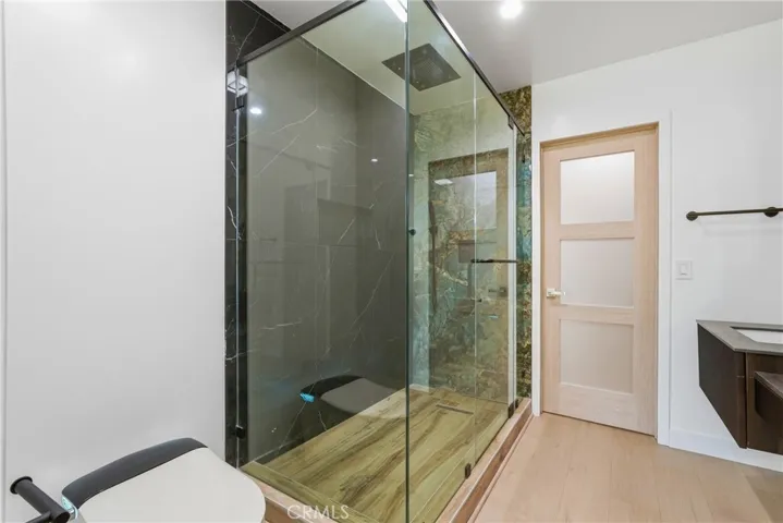21407 Mulholland Drive, Woodland Hills, California 91364
