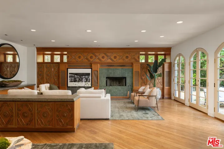 530 Moreno Avenue, Los Angeles, California 90049
