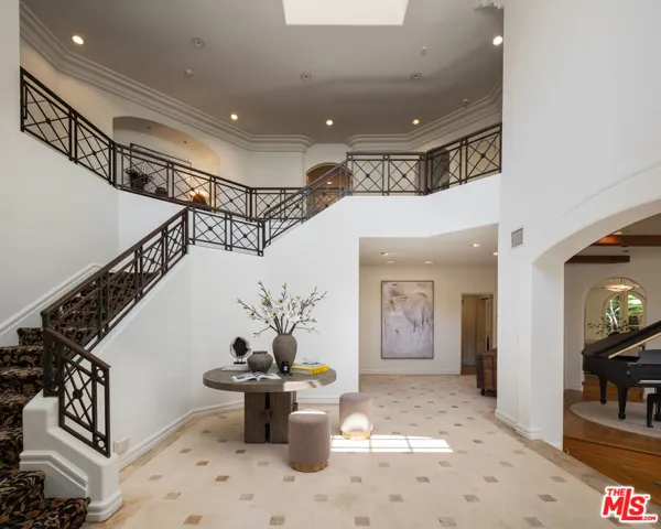 530 Moreno Avenue, Los Angeles, California 90049
