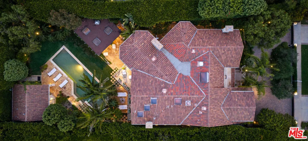 530 Moreno Avenue, Los Angeles, California 90049