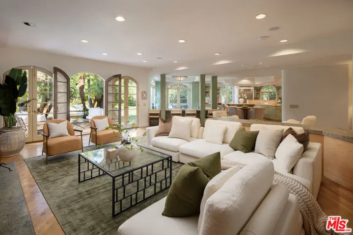530 Moreno Avenue, Los Angeles, California 90049