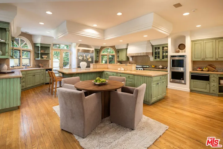 530 Moreno Avenue, Los Angeles, California 90049