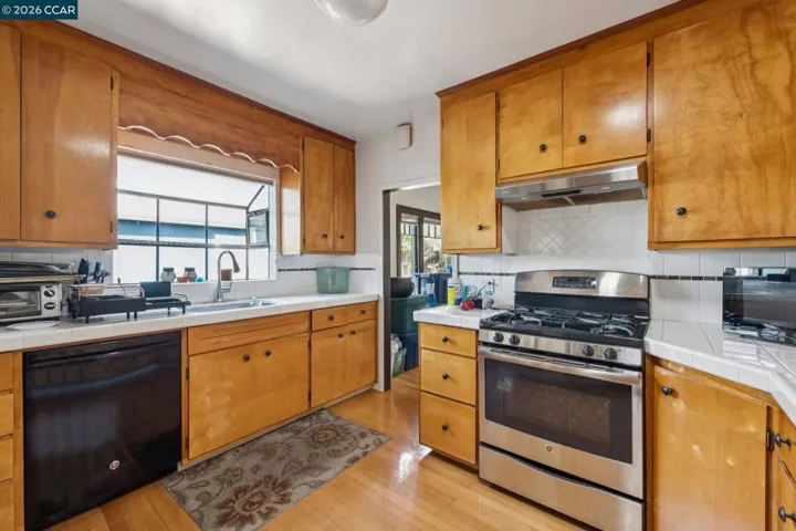 1242 Hopkins St, Berkeley, California 94707