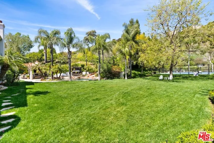 Sprawling Flay Lawns