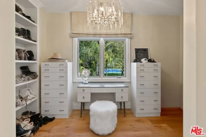 23593 Park South Street, Calabasas, California 91302