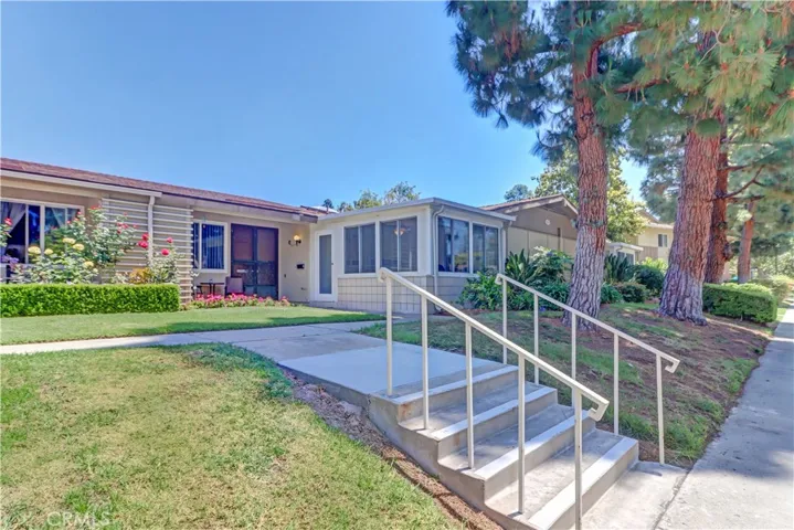 2 Avenida Castilla F, Laguna Woods, California 92637