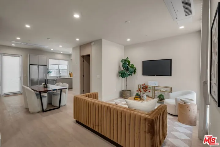 117 W Plymouth, Inglewood, California 90302 — photo 5