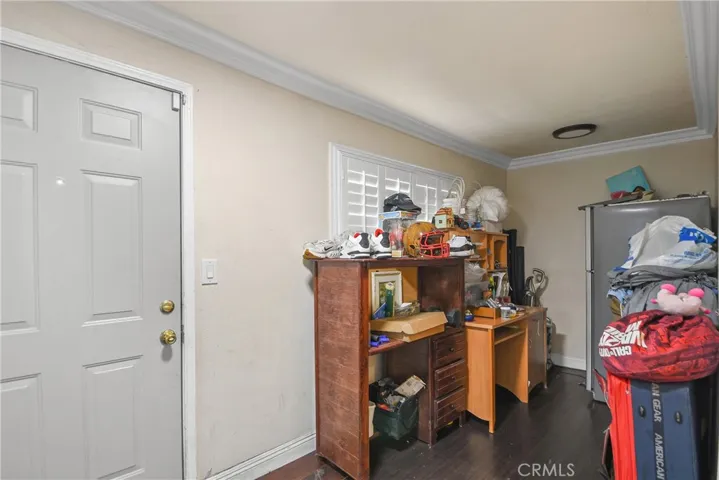 9307 Beach, Los Angeles, California 90002