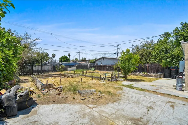 9307 Beach, Los Angeles, California 90002