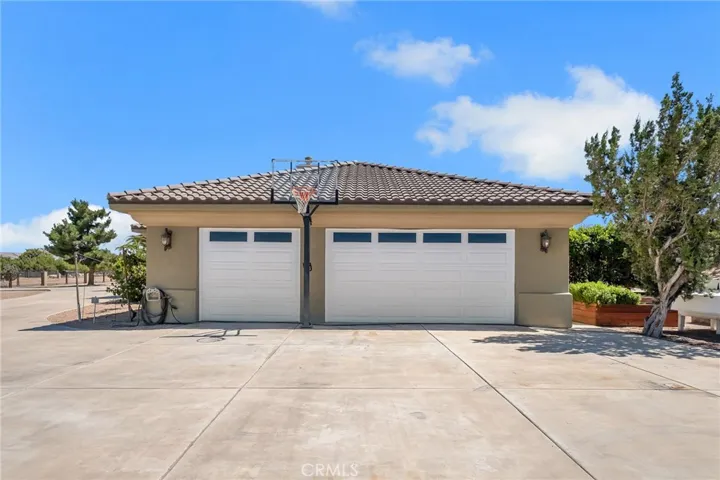 7026 Cataba Road, Oak Hills, California 92344