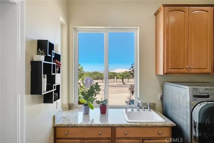 7026 Cataba Road, Oak Hills, California 92344